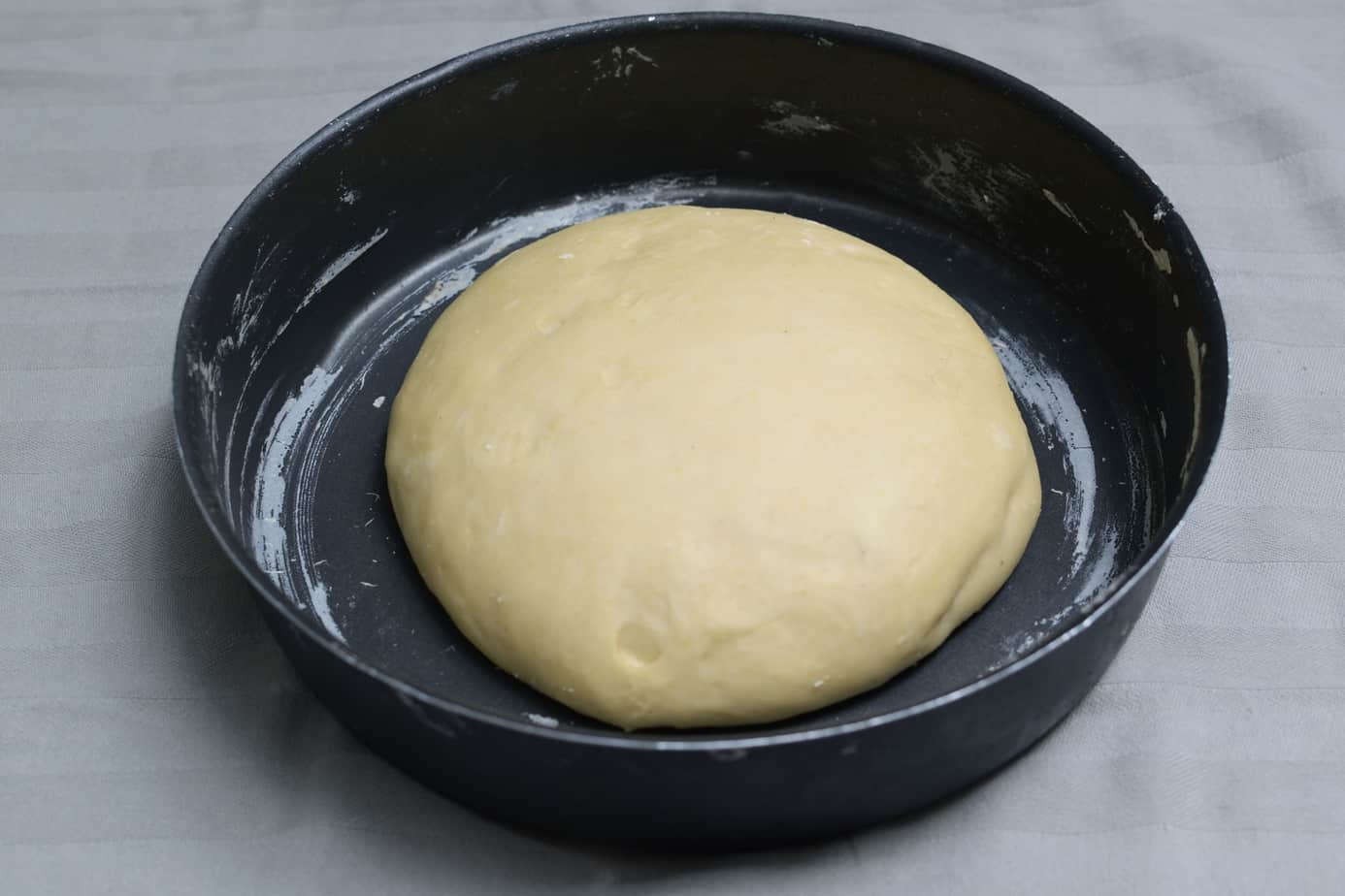cinnabon rolls dough ready to rest- maninio.com #cinnabonrolls #cinnamontreats