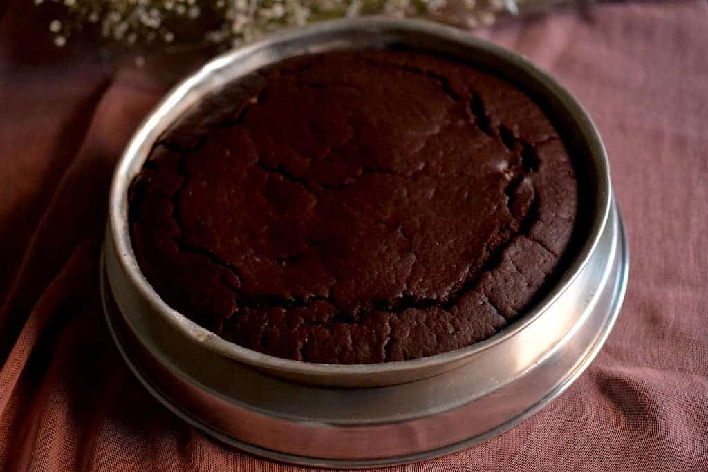 Baked chocolate cake