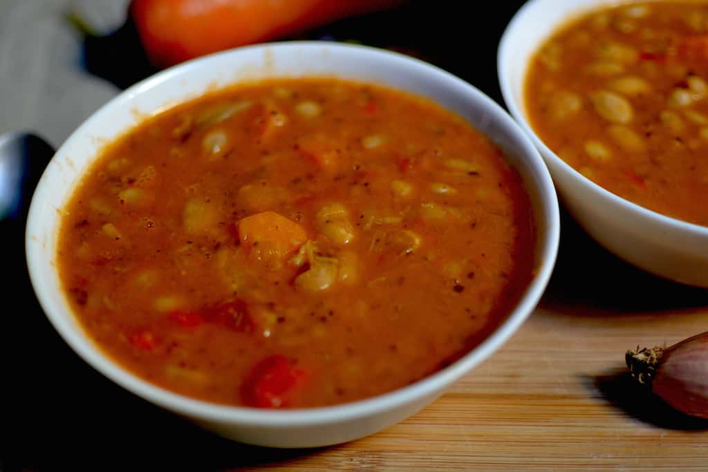Greek bean soup with tomatoes and onions
