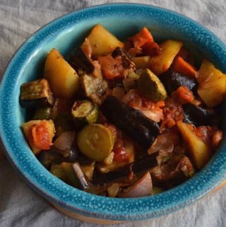 Mpriam - Greek -maninio.com - Dish - Vegan - Eggplants - Potatoes - sweetpotatoes - maninio -Zuchinni - Onions